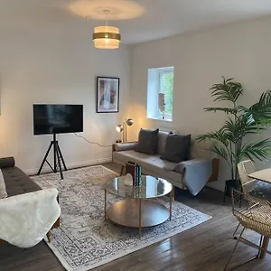 18 North Road Flat 2 By Mia Living Free Parking On Site Apartment