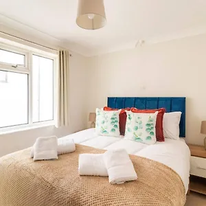 apt-incredible-sea-view-2-bedroom-beach.bournemouth-hotels.org/